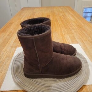 BROWN UGG BOOTS
